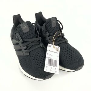 NEW! Adidas Junior Ultraboost 5.0 DNA Black White Lifestyle Running Shoes Size 4